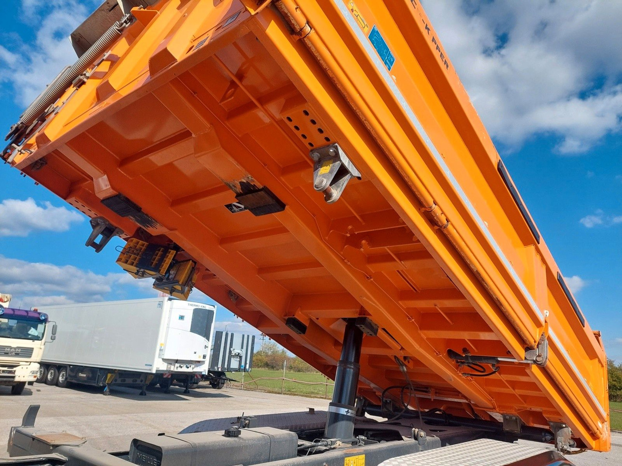Sklápěč Iveco AD 260T46 BB Meiller Bordmatik 6x4
