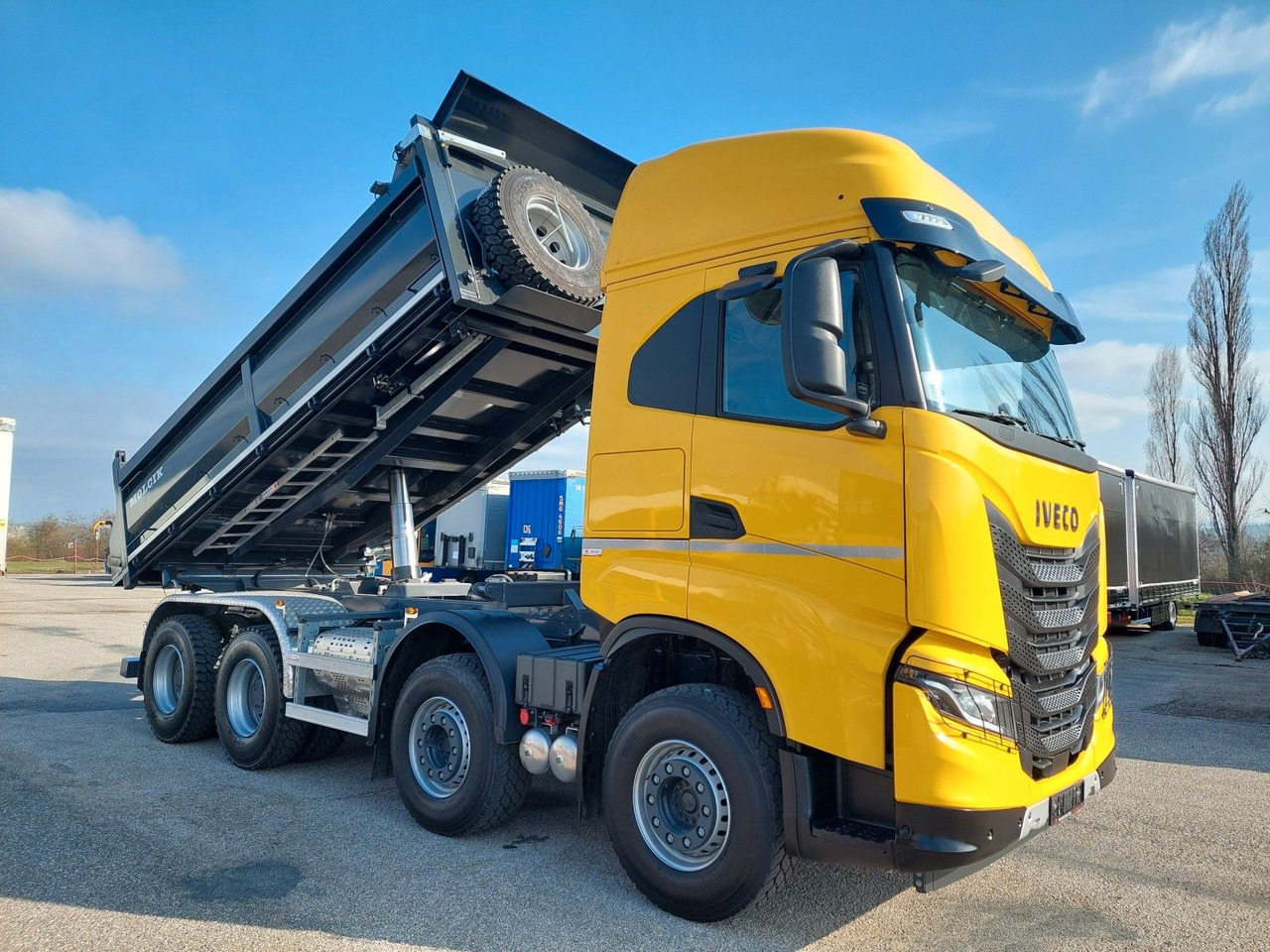 Sklápěč Iveco AS360X53Z Stralis X-WAY 8x4 Bordmatik