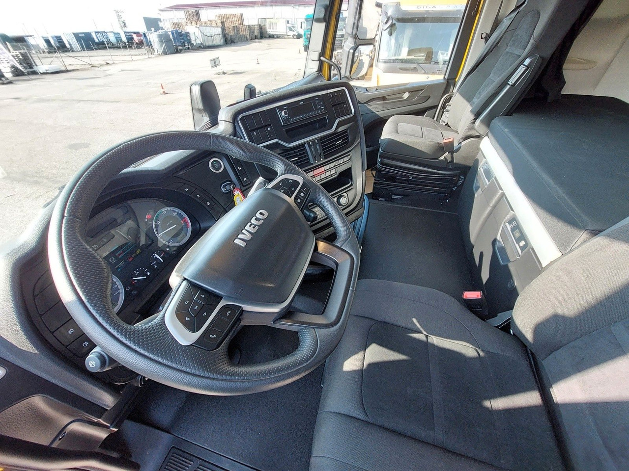 Sklápěč Iveco AS360X53Z Stralis X-WAY 8x4 Bordmatik