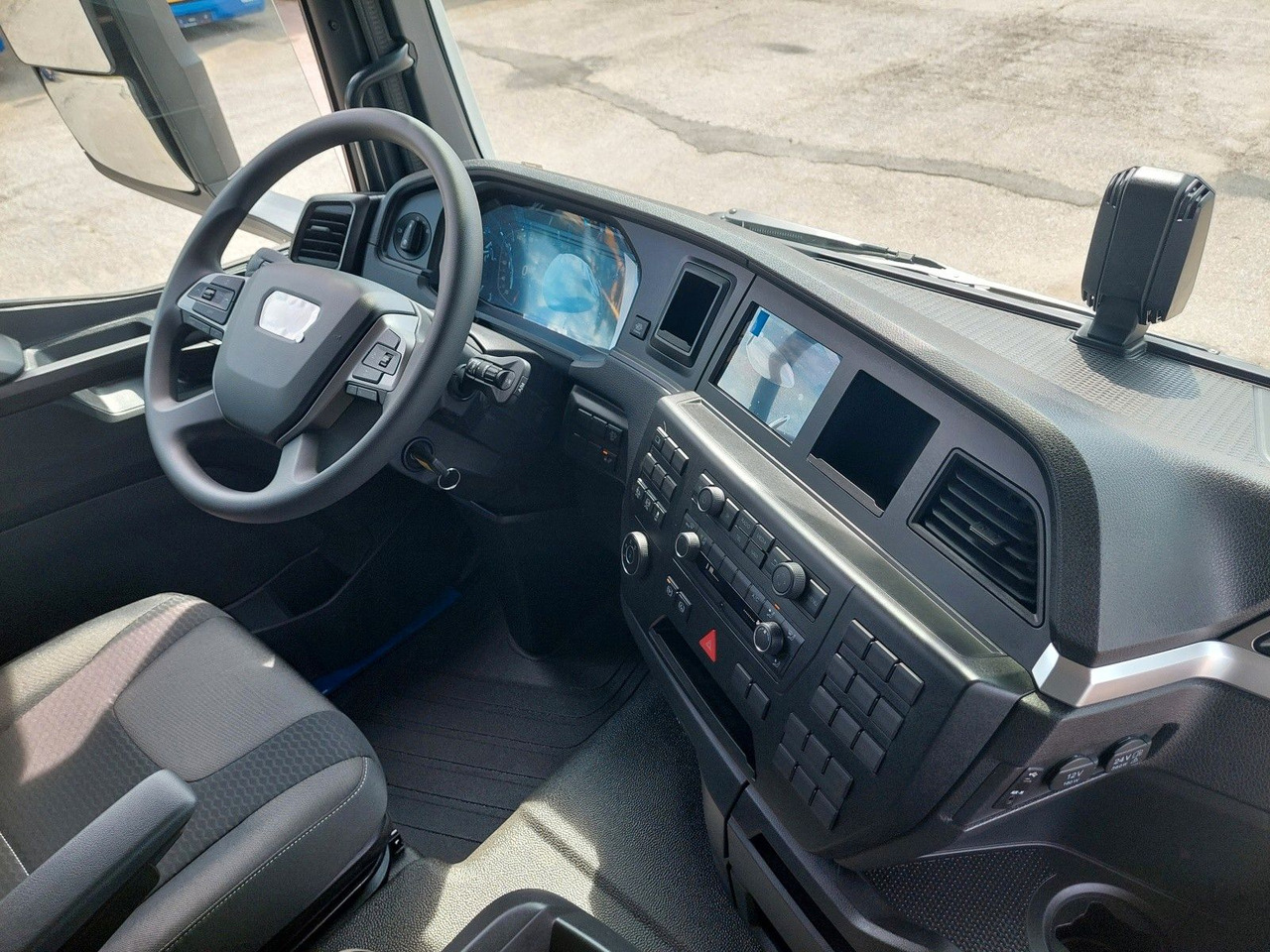 Sklápěč MAN TGS 41.520 8X6 BB CH