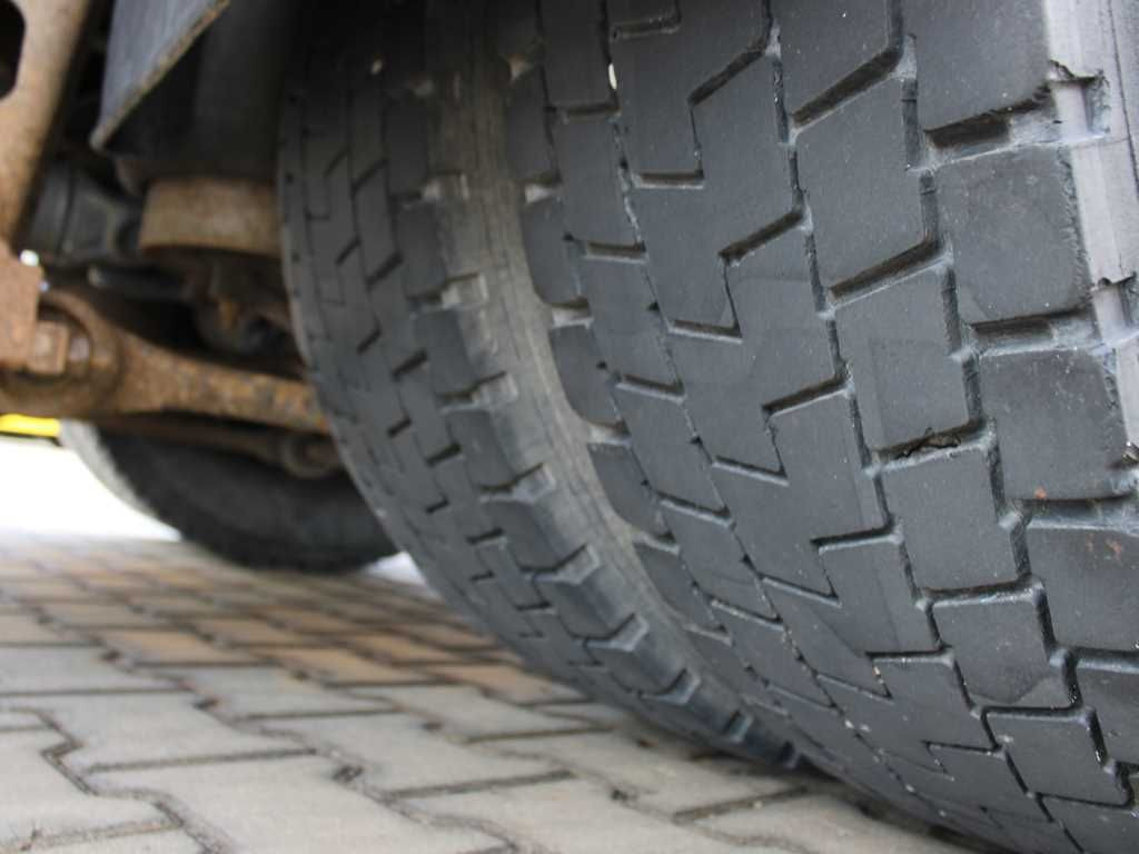 Skříňový nákladní auto Iveco EUROCARGO ML 190EL30, EURO 5, TAIL LIFT