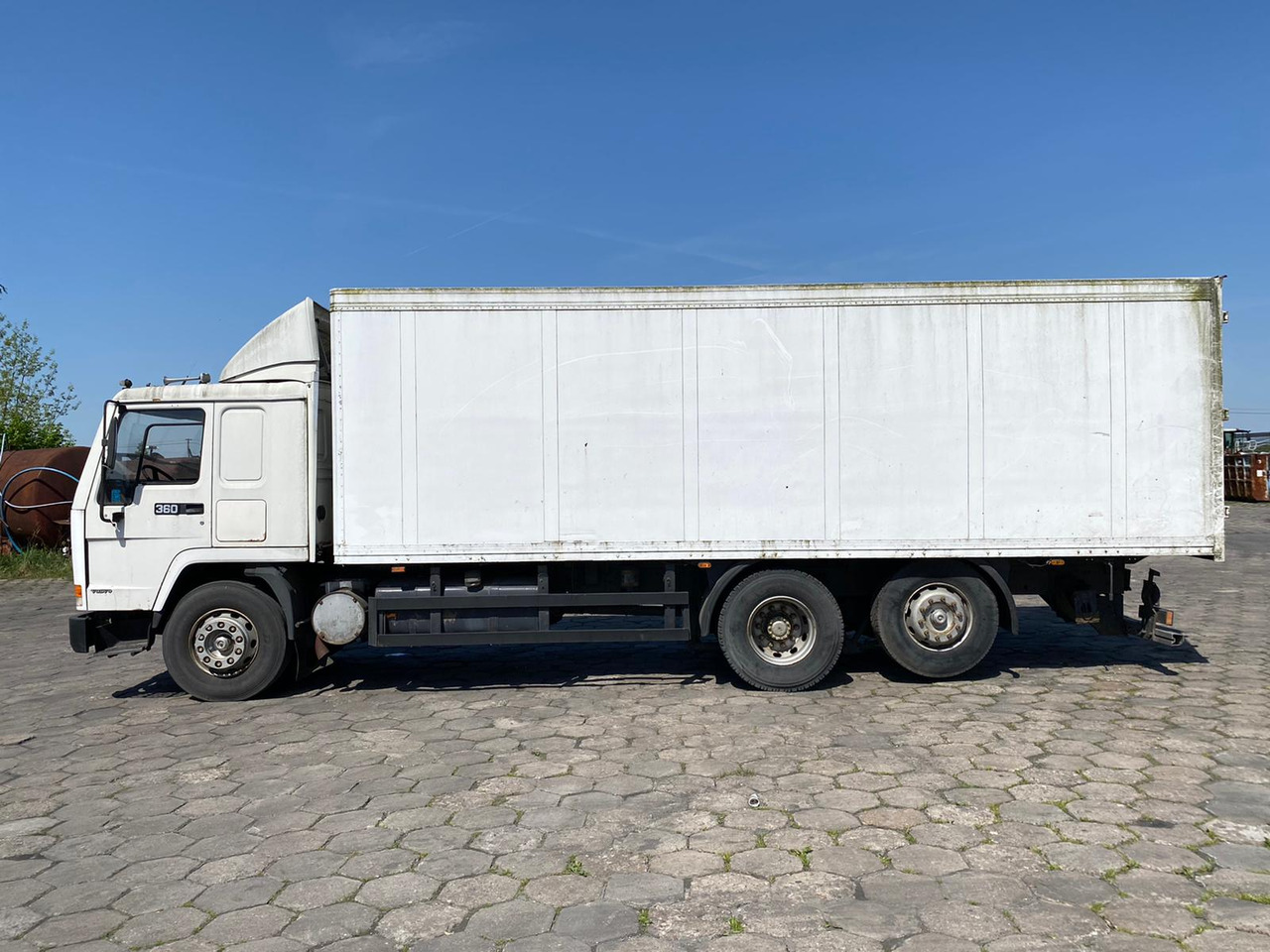 Skříňový nákladní auto VOLVO FL10.360: obrázek 8