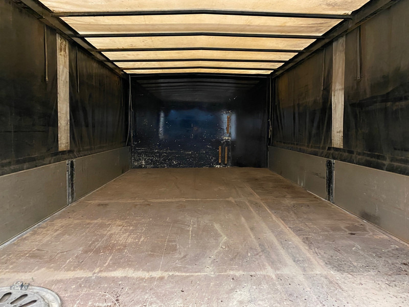 Plachtový nákladní auto Volvo FL 240: obrázek 6