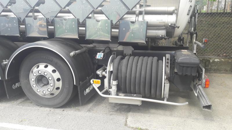 Cisternové vozidlo pro dopravu chemických látek Volvo FM12 450: obrázek 3