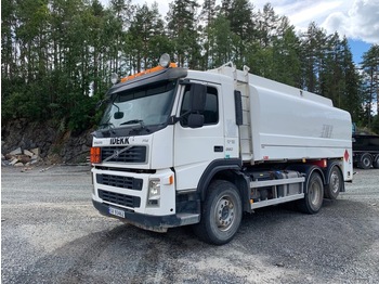 Cisternové vozidlo pro dopravu paliva Volvo FM380: obrázek 1