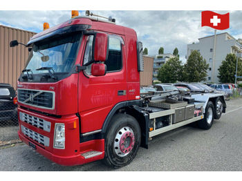 Hákový nosič kontejnerů Volvo FM440.  6x2: obrázek 1