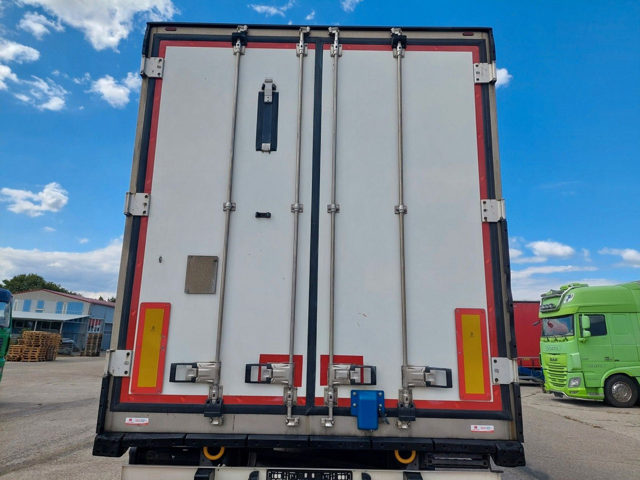 Chladírenský návěs Schmitz Cargobull SKO24 ThermoKing SLXi 300