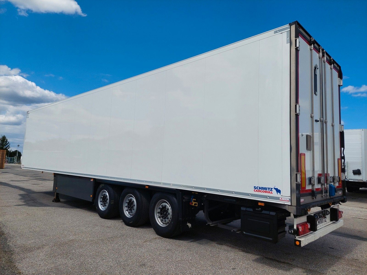 Chladírenský návěs Schmitz Cargobull SKO24 ThermoKing SLXi 300