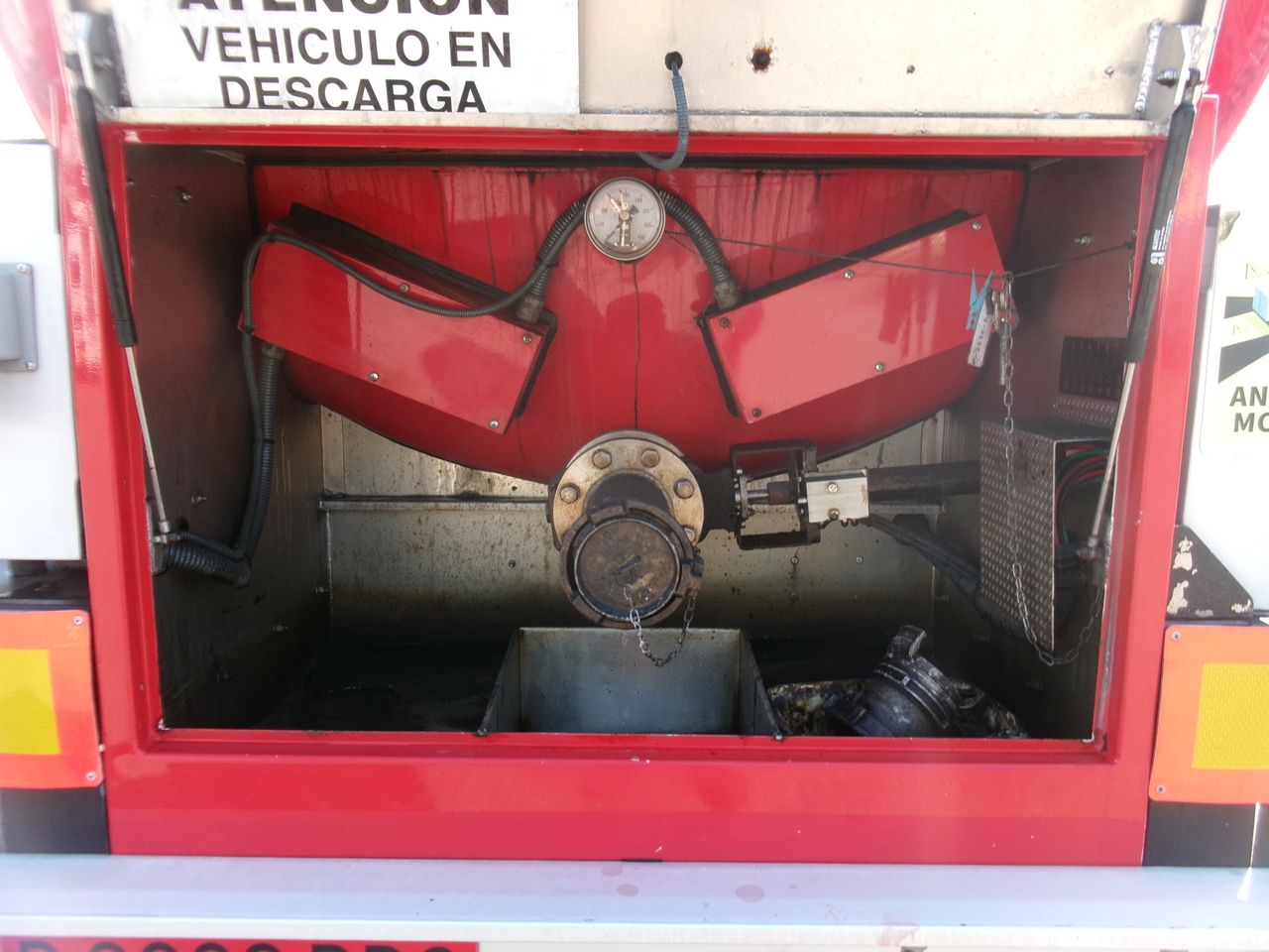 Cisternový návěs pro dopravu bitumenu Cobo Bitumen tank inox 34 m3 / 1 comp: obrázek 10