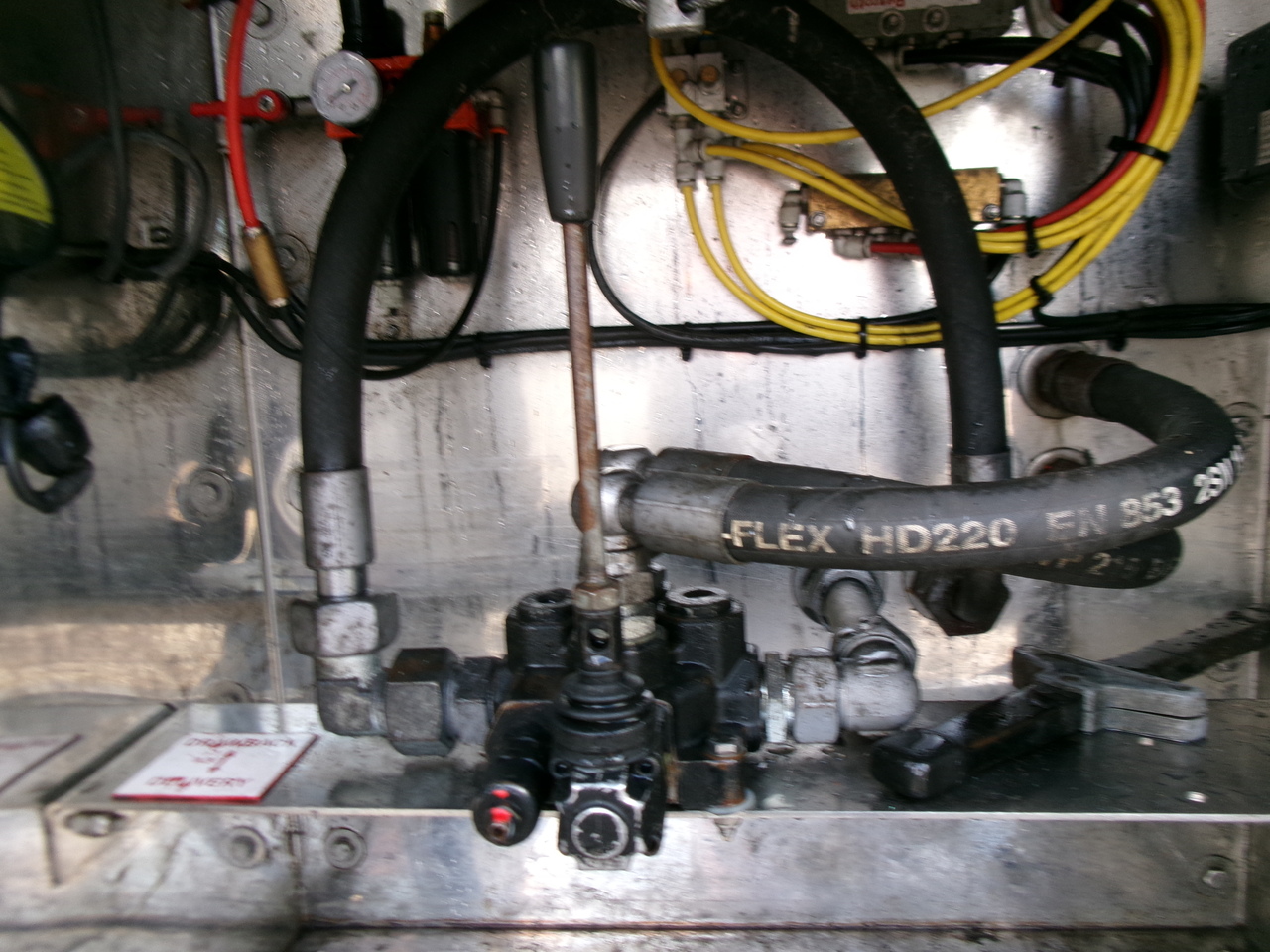 Cisternový návěs pro dopravu paliva Feldbinder Fuel tank alu 44.6 m3 + pump: obrázek 15