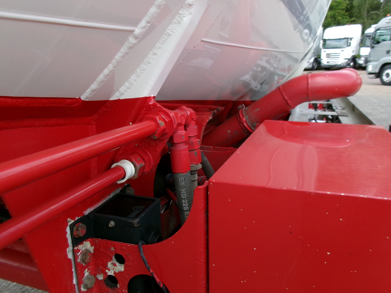 Cisternový návěs pro dopravu paliva Feldbinder Fuel tank alu 44.6 m3 + pump: obrázek 9