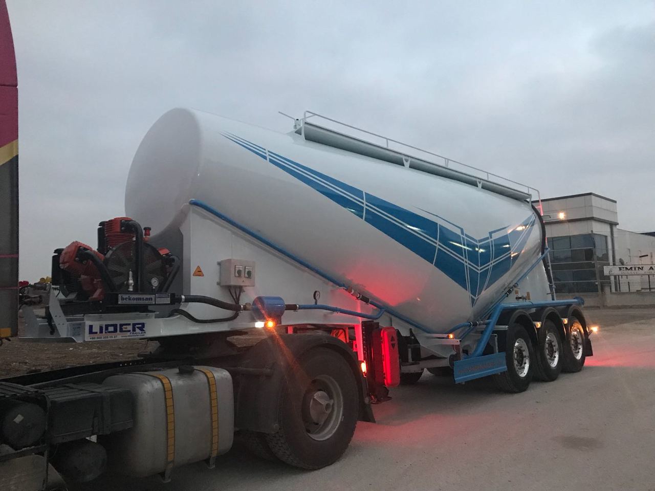 Nový Cisternový návěs pro dopravu cementu LIDER 2024 MODEL NEW CEMENT TANKER: obrázek 10