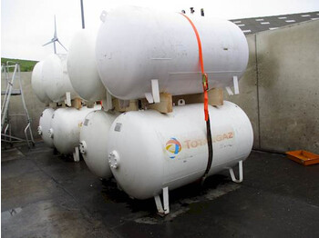 Cisternový návěs LPG / GAS GASTANK 2700 LITER: obrázek 2
