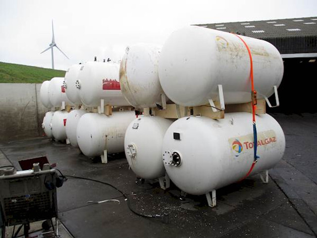 Cisternový návěs LPG / GAS GASTANK 2700 LITER: obrázek 5