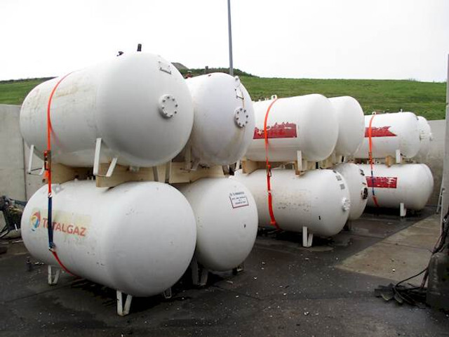 Cisternový návěs LPG / GAS GASTANK 2700 LITER: obrázek 4