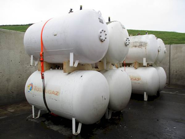 Cisternový návěs LPG / GAS GASTANK 2700 LITER: obrázek 3