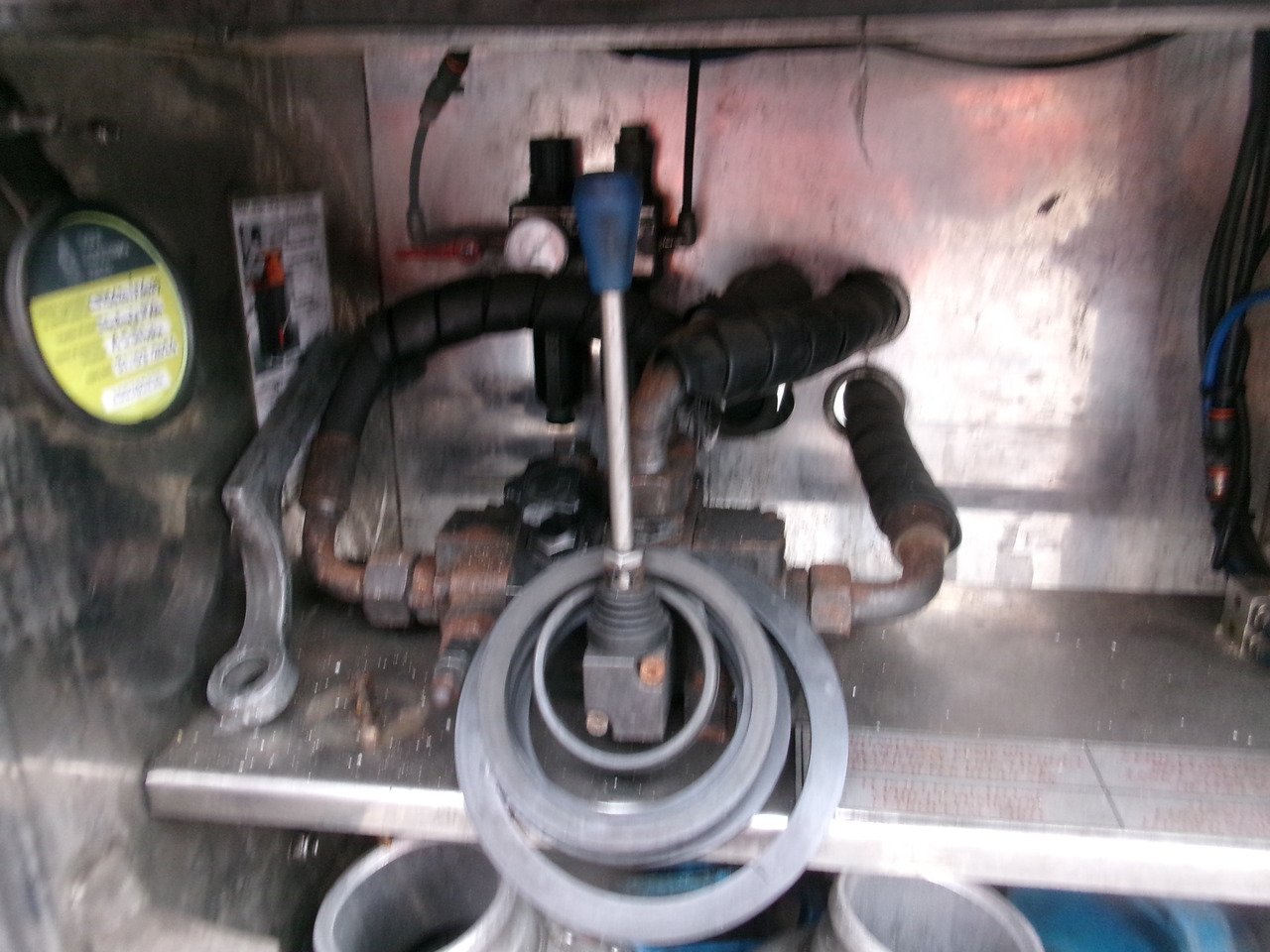 Cisternový návěs pro dopravu paliva L.A.G. Fuel tank alu 44.5 m3 / 6 comp + pump: obrázek 18