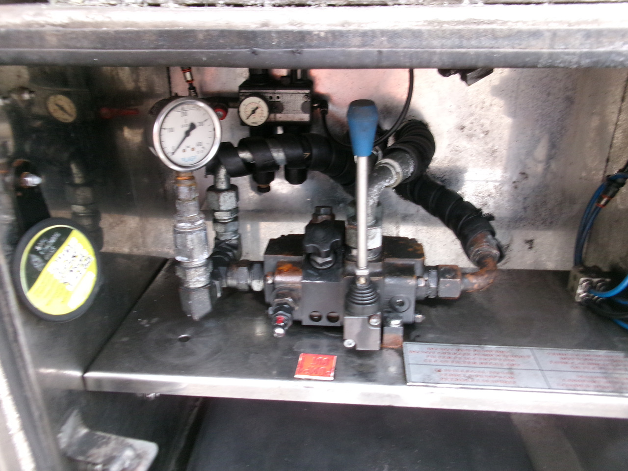 Cisternový návěs pro dopravu paliva L.A.G. Fuel tank alu 44.5 m3 / 6 comp + pump: obrázek 6