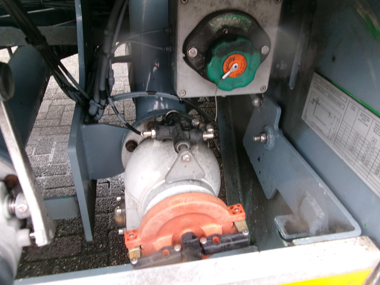 Cisternový návěs pro dopravu paliva L.A.G. Fuel tank alu 44.5 m3 / 6 comp + pump: obrázek 12