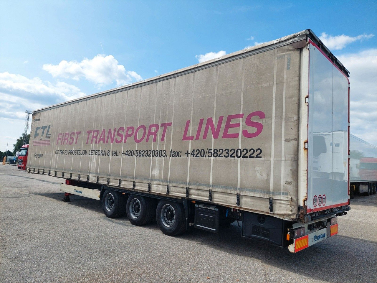 Plachtový návěs Krone SD Mega Liner