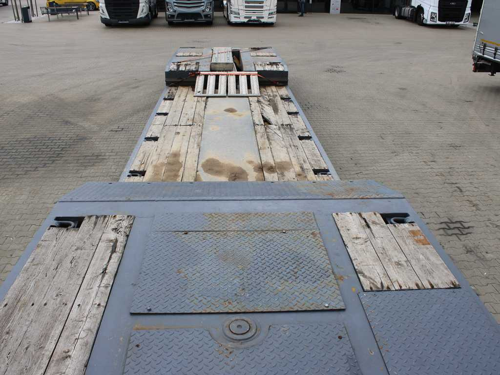 Podvalníkový návěs Goldhofer STZ-TL 2-27/80, DRIVE-IN