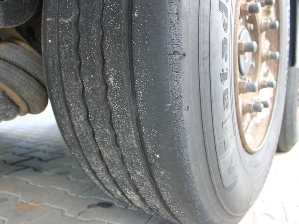 S posuvnou podlahou návěs Reisch R24, WALKINGFLOOR, LIFT AXLE, SAF