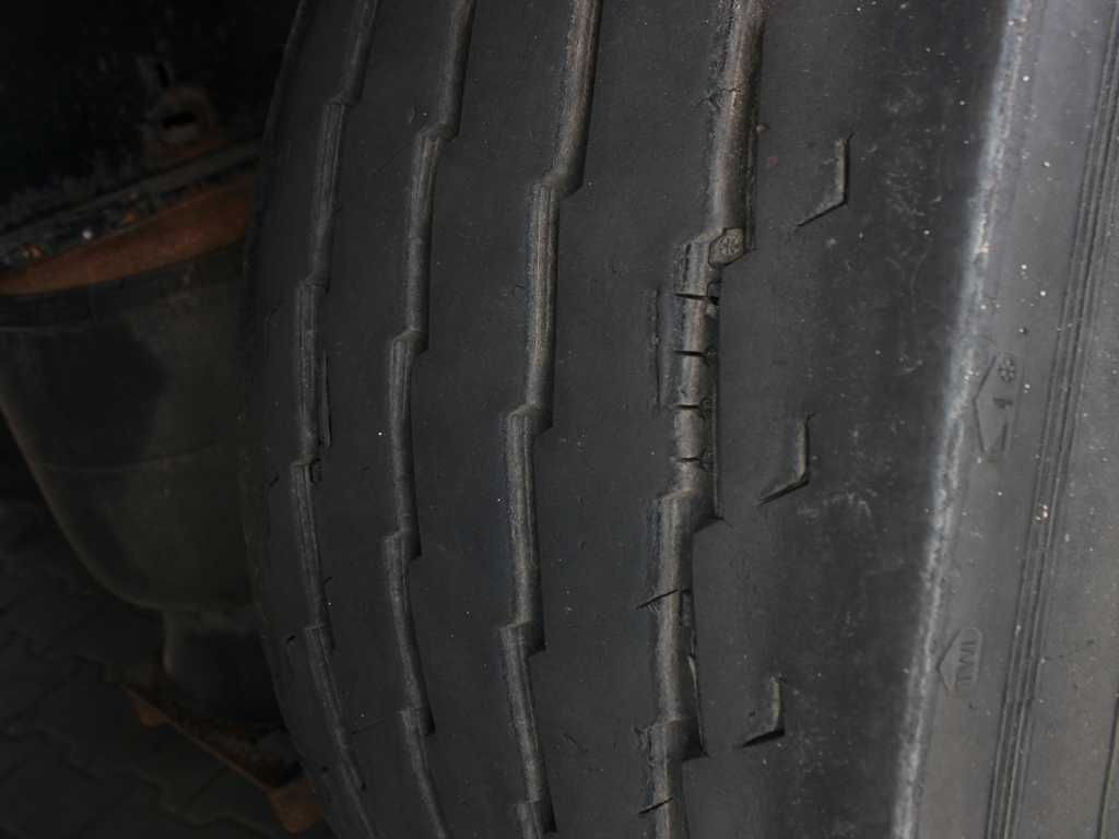 Skříňový návěs Kögel SVT24, LIFTING AXLE, SAF, CARRIER VECTOR 1550