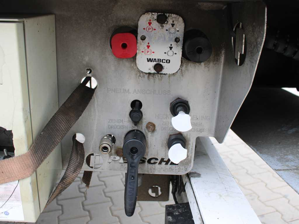 Skříňový návěs PEISCHL, WALKINGFLOOR, LIFT AXLE, SAF