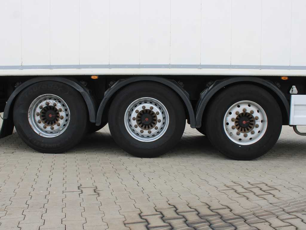 Skříňový návěs PEISCHL, WALKINGFLOOR, LIFT AXLE, SAF