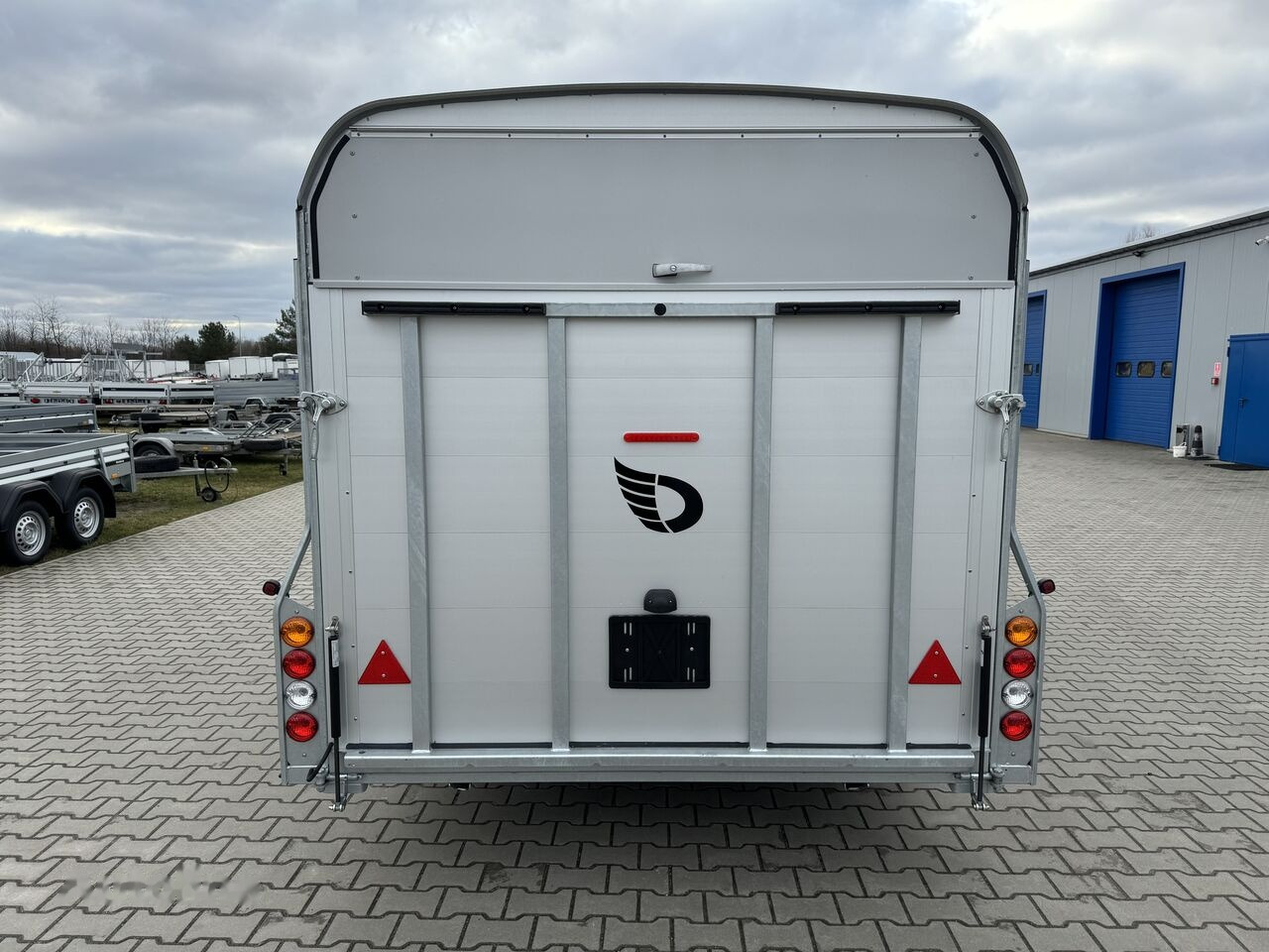 Nový Přívěs na přepravu automobilů Debon C1000 van cargo 3500 kg closed car trailer 500x200cm 2x doors: obrázek 7