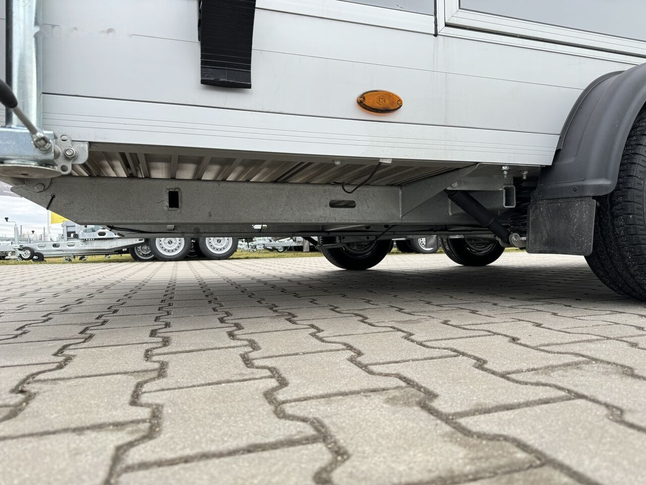 Nový Přívěs na přepravu automobilů Debon C1000 van cargo 3500 kg closed car trailer 500x200cm 2x doors: obrázek 22