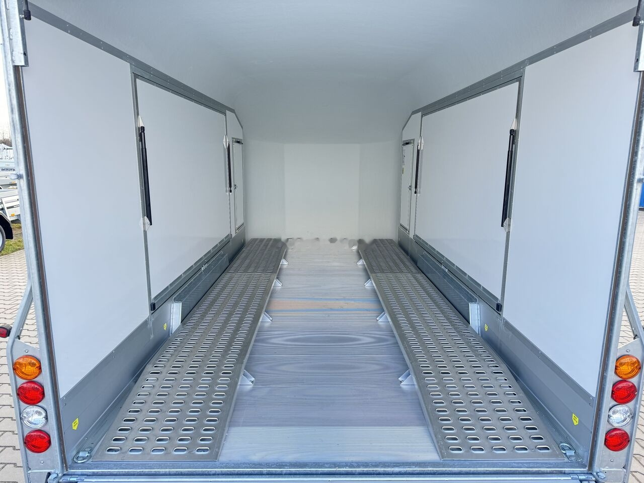 Nový Přívěs na přepravu automobilů Debon C1000 van cargo 3500 kg closed car trailer 500x200cm 2x doors: obrázek 25
