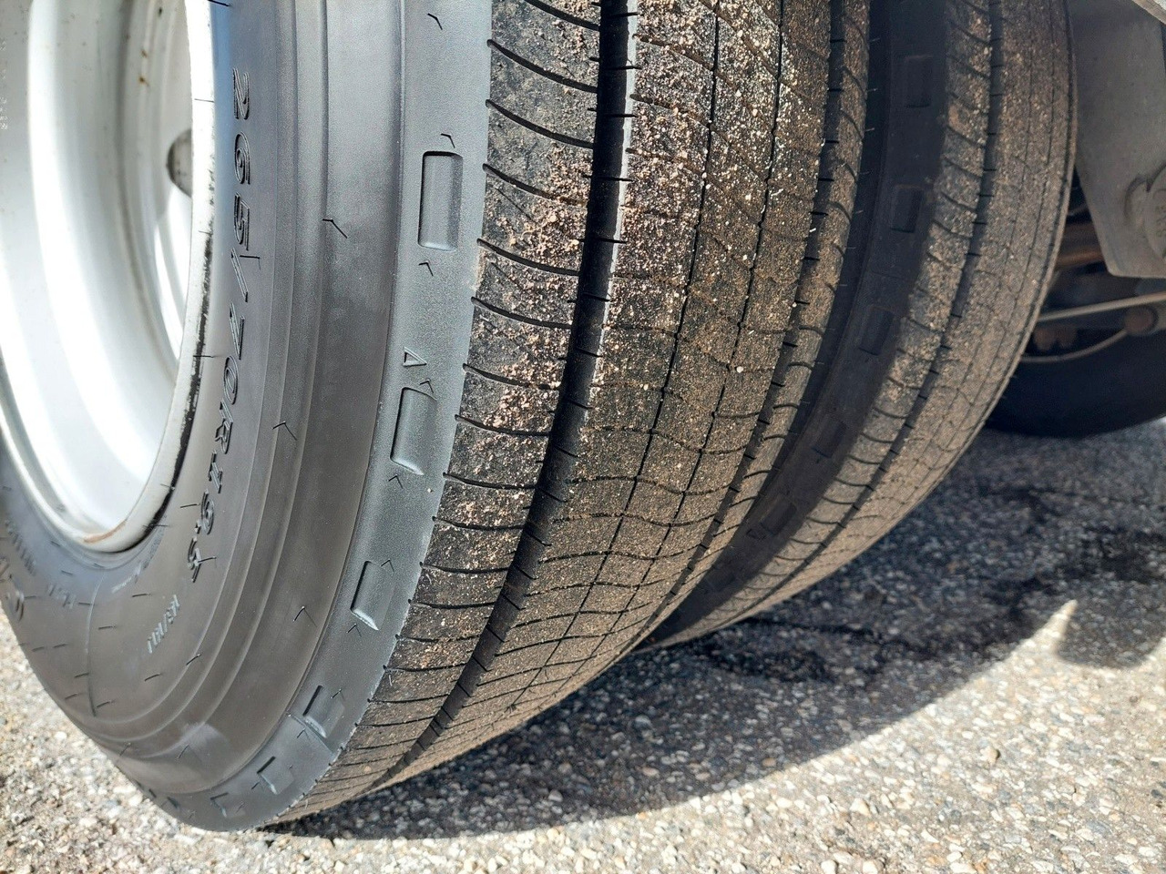 Plachtový přívěs Gniotpol G-4080 Durchladbarer