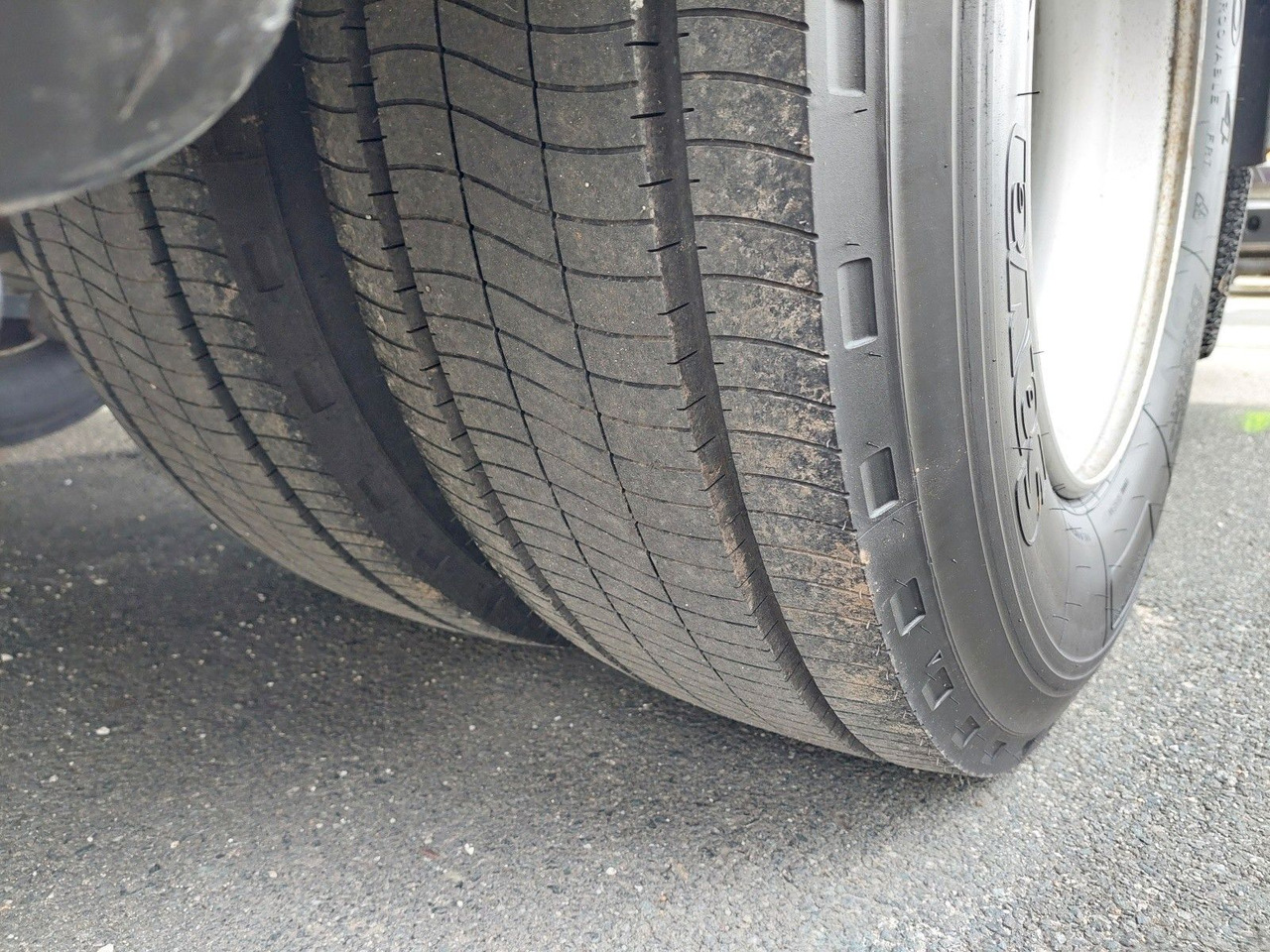 Plachtový přívěs Gniotpol G-4080 Durchladbarer