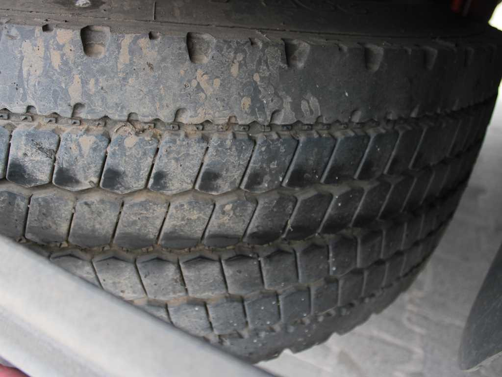 Plachtový přívěs H & W HWEPAS10