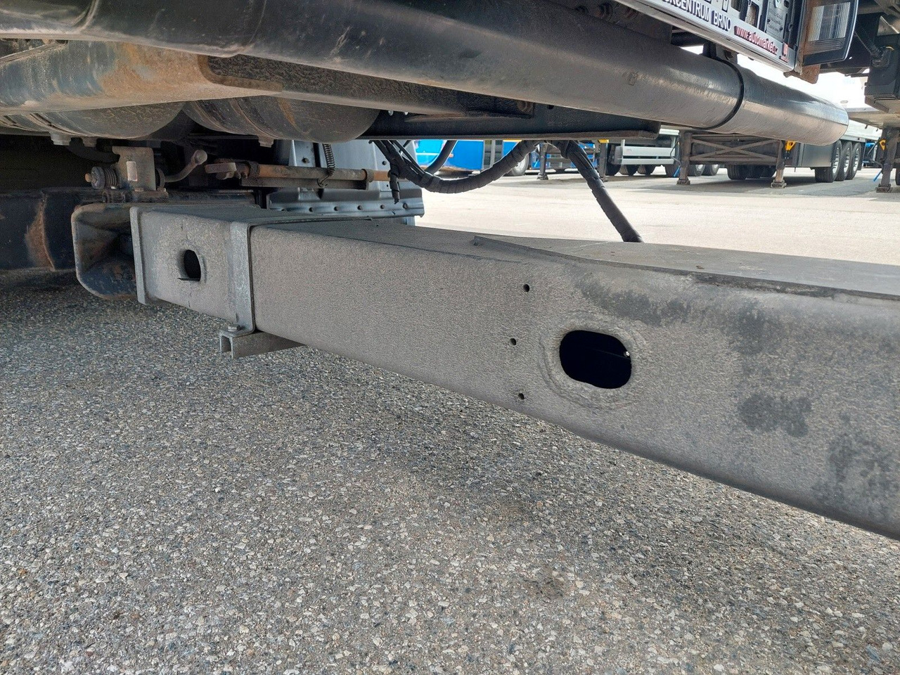 Plachtový přívěs Wielton PC2K tandem Durchbar