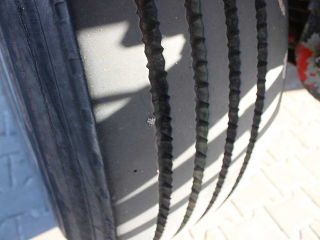 Přívěs plato/ Valník Kögel ANBS, PNEU 80%