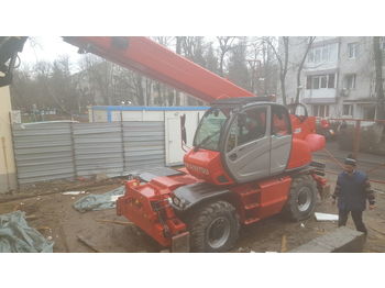 Teleskopický manipulátor MANITOU MRT2540+