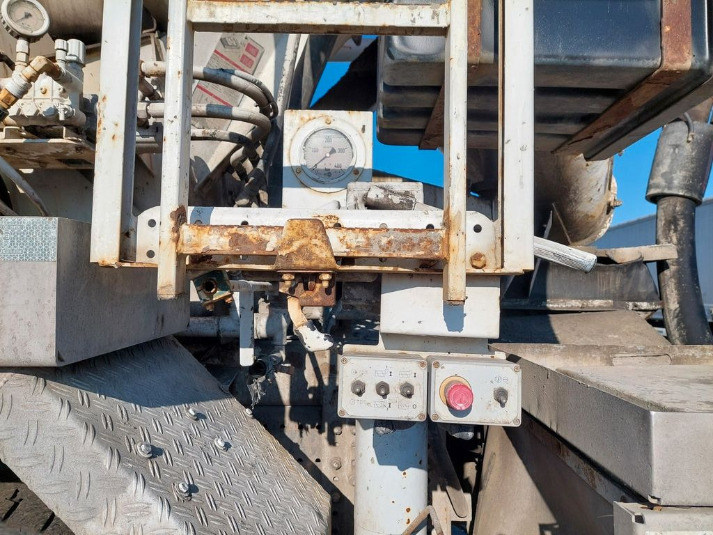 Autodomíchávač s čerpadlem Mercedes-Benz Actros 4141 BB Putzmeister M24-3