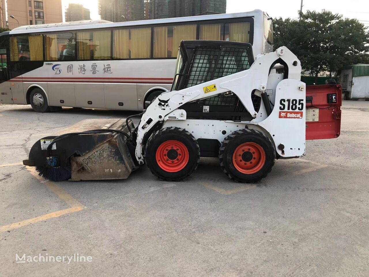 Smykový nakladač BOBCAT S185 skid wheel loader: obrázek 2