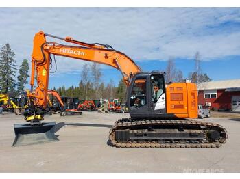 Pásové rýpadlo Hitachi ZX225USLC-6 PYÖRITTÄJÄLLÄ: obrázek 1