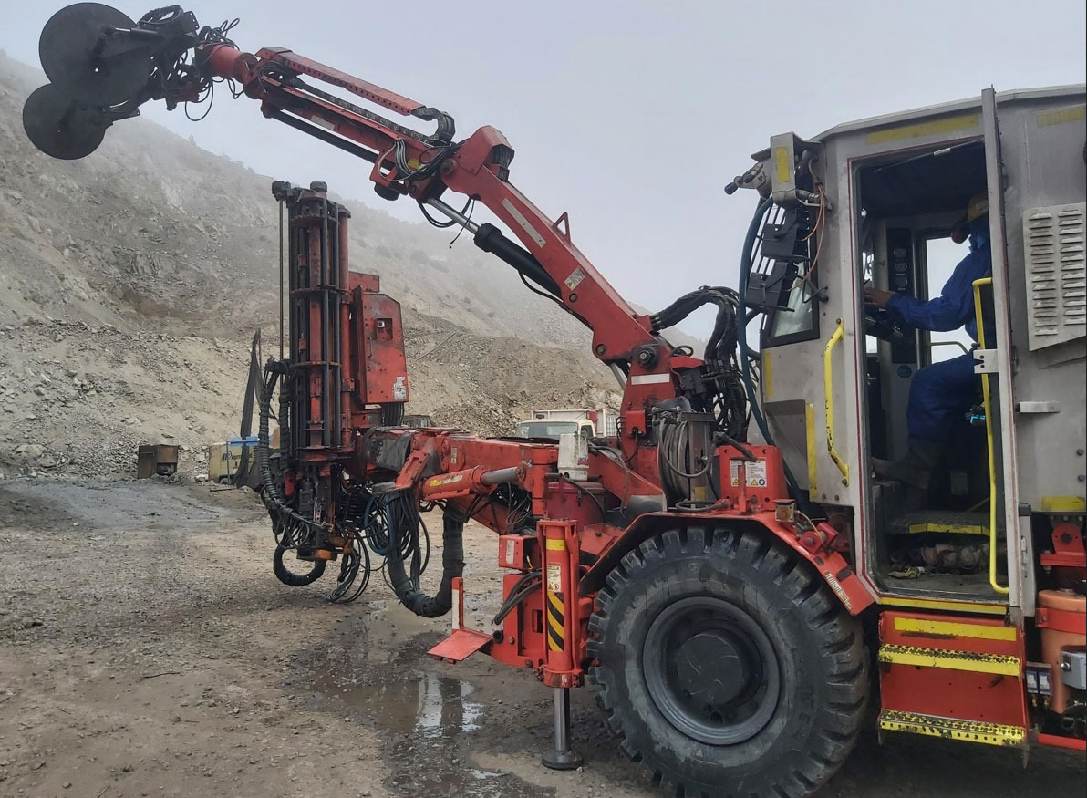 Důlní stroj Sandvik DS411-C: obrázek 3