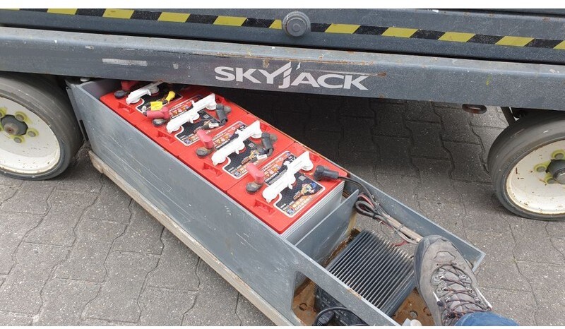Nůžková plošina Skyjack SJ4632, 11.75 meter WH: obrázek 3