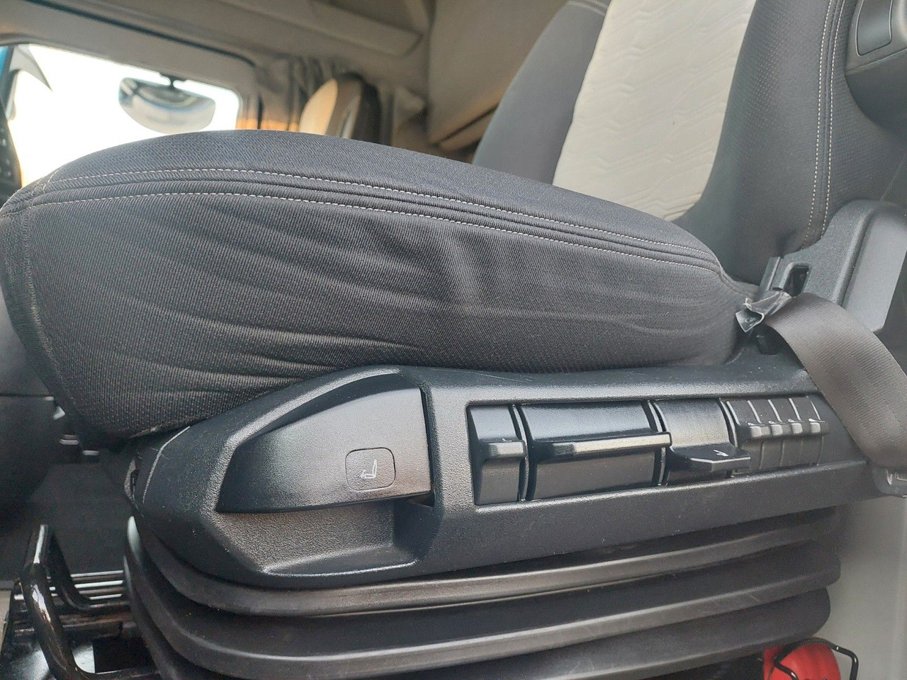 Tahač Ford F-Max 1850 LL