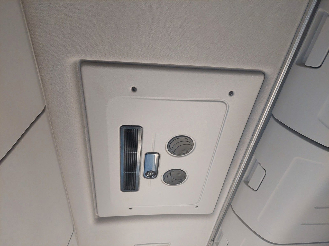 Tahač Ford F-Max 1850 LL