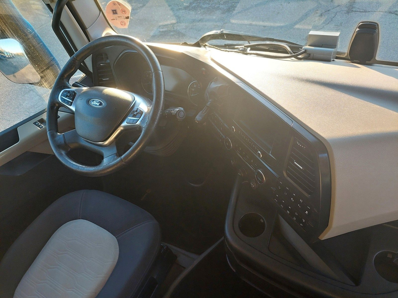 Tahač Ford F-Max 1850 LL