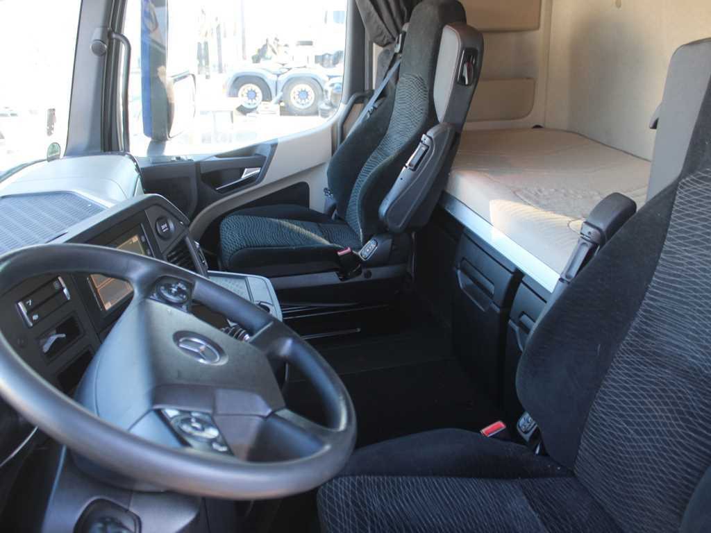 Tahač Mercedes-Benz Actros 1848, EURO 6, LOWDECK, PNEU 80%