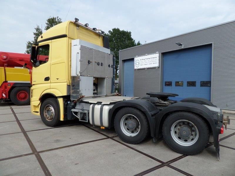 Tahač Mercedes-Benz Actros 3351 6x4: obrázek 4