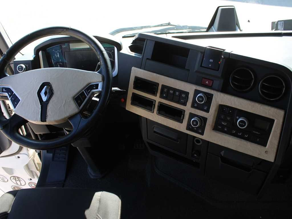 Tahač Renault T520, LOWDECK, EURO 6, PNEU 80%