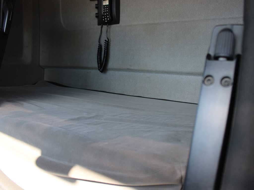 Tahač Renault T520, LOWDECK, EURO 6, TIRES 80%